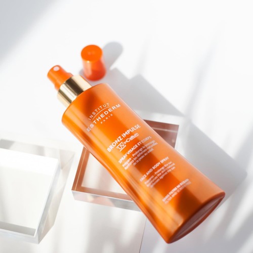 Institut Esthederm Bronze Impulse Spray Visage et Corps Préparateur Solaire – 150 ml